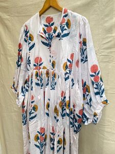 Vestido Largo Casual Elegante de Algodón de Calidad de Exportación para Mujer con Tela Suave y Transpirable y Ajuste Diario Relajado Disponible para la Venta - Product Image 1
