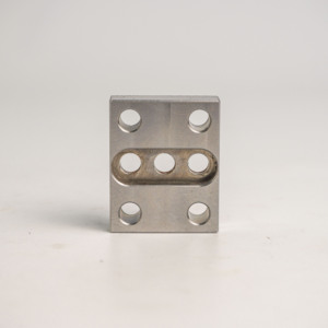 Support triangulaire en acier inoxydable AMT VINA fabriqué au Vietnam, service de fraisage CNC de précision - Product Image 1