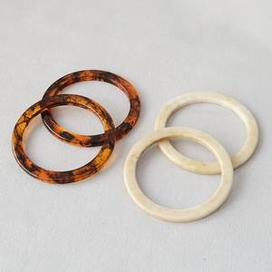 H a CRAFT กำไลเรซิ่นพรีเมียมน้ำหนักเบา ทำมือ ดีไซน์มีสไตล์ ลายมงกุฎ เครื่องประดับผู้หญิงที่มีเอกลักษณ์สำหรับโอกาสวันครบรอบ - Product Image 2