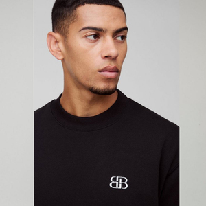 เสื้อสเวตเชิ้ตคอกลมสีดำยูนิเซ็กซ์ ตราสัญลักษณ์ปักด้านหน้า แห้งเร็ว 300 กรัม ทรงปกติ ผ้าฝ้ายถัก สวมใส่สบาย เหมาะสำหรับฤดูหนาว - Product Image 3