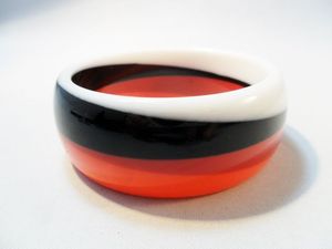 Brazalete Ancho de Resina Epoxi Hecho a Mano, Joyería Artística Multicolor, Accesorio Ajustable para la Muñeca para Mujer - Product Image 3