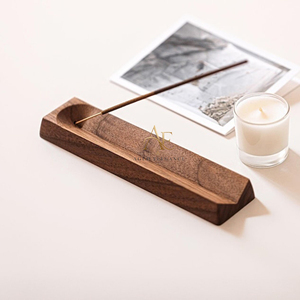 Porte-encens en bois de noyer minimaliste de luxe, avec plateau attrape-cendres incliné, élégant pour la décoration et l'aromathérapie. - Product Image 1