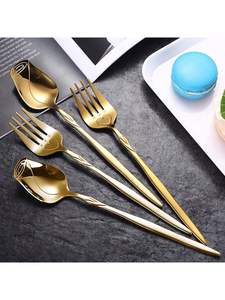 Magnifique ensemble de couverts décoratifs avec des ustensiles élégants pour des tables de réception imposantes - Product Image 5