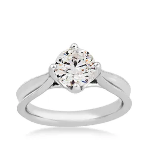 Bague solitaire en diamant de laboratoire taille princesse, or blanc 18 carats plaqué rhodium, 1,25 ct E VS1 certifiée IGI, à quatre griffes torsadées - Product Image 2