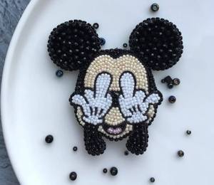 Handmade Donald Duck Beaded Brooch TV Movie Character Embroidery Craft Art Collectible Eco-Friendly Luxury Accessory - Product Image 5