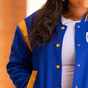 Veste de baseball varsity pour femme de qualité supérieure, coupe courte et ajustée, broderie de logo personnalisée, paillettes, mélange de coton, couleur personnalisée, vente en gros - Product Image 6
