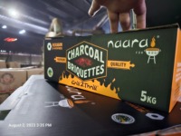 Briquettes de charbon de bois de qualité supérieure, motifs hexagonaux, sciure de bois, bois dur du Vietnam, fabriquées à la machine, durée de combustion de 5 heures pour barbecue