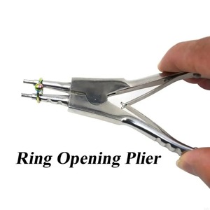 Pince manuelle professionnelle en acier inoxydable pour ouvrir et fermer les anneaux, idéale pour le piercing corporel, des oreilles, du nez et des lèvres. - Product Image 4