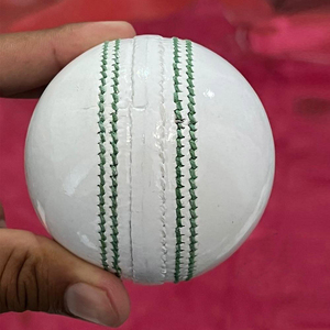 Pelota de Críquet de Cuero Suave, Elección de los Jugadores Profesionales, en Varios Colores, Pelotas Duras en Venta, Hechas en Pakistán - Product Image 3