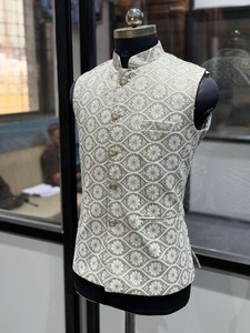 Veste Nehru brodée de luxe pour homme, gilet de designer Bandhgala, veste ethnique traditionnelle de mariage Modi pour la vente en gros B2B - Product Image 3