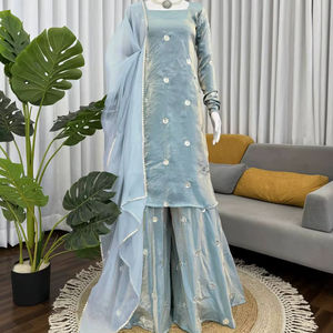 Ensemble Kurta en soie Fandy bleu clair pour femme avec palazzo et dupatta - Product Image 1
