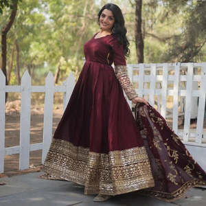 Conjunto de traje de mujer Radiant Dark Maroon 142 - Product Image 4