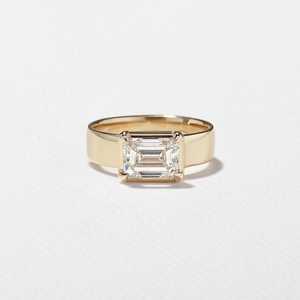 Bague de fiançailles solitaire en diamant de laboratoire taille émeraude, sertie à griffes, largeur 5,2 mm, minimaliste, en or massif 14k 18k, 1,73 ct, clarté VS+ - Product Image 1