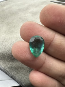 Émeraude naturelle zambienne de 4,70 carats, taille poire, pierre précieuse verte intense, taille bague - Product Image 5
