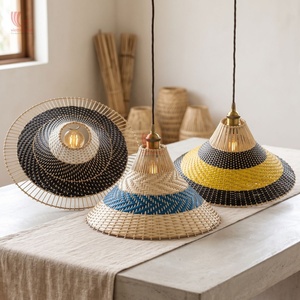 Abat-jour en rotin coloré pour intérieurs modernes, côtiers et de villégiature, vente en gros du Vietnam - Product Image 1