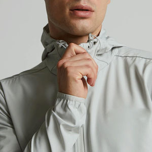 เสื้อแจ็คเก็ตวิ่งผู้ชาย โพลีเอสเตอร์ น้ำหนักเบา ทนทาน สไตล์เรียบง่าย พร้อมโลโก้แบบกำหนดเอง - Product Image 3