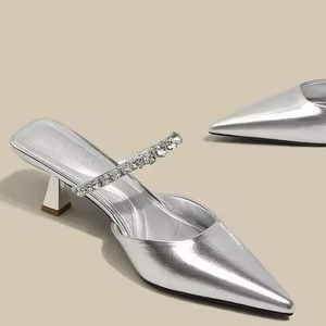 Chaussures élégantes pour femmes à talons fins et bout pointu en cristal, à enfiler, en PU, semelle en caoutchouc, collection été, offre spéciale - Product Image 1
