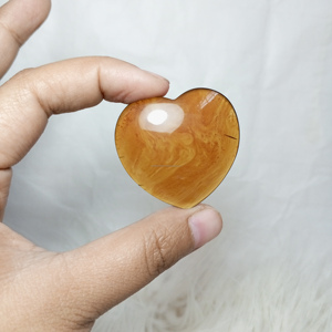 Venta al por mayor de alta calidad Natural Indonesia Sumatra ámbar corazón preocupación forma piedras preciosas artesanías curación cristal 4x4x1 cm - Product Image 6