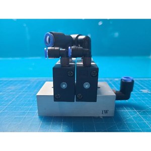 Válvula Solenoide Neumática SMC VZA412 de 5 Puertos, Usada, Piezas de Equipos Legacy Semiconductor - Product Image 5