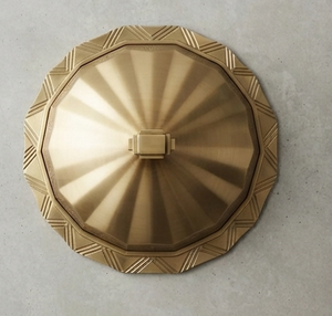 Beurrier Art Déco avec incrustations dorées, fait main en métal, hermétique pour la conservation de la fraîcheur, idéal pour la cuisine et les réceptions, design glamour - Product Image 3
