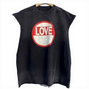 เสื้อยืดแขนกุดผู้ชาย ผ้าฝ้าย ทรงโอเวอร์ไซส์ คอกลม พิมพ์ลาย Love สไตล์ลำลอง พร้อมโลโก้ด้านหน้า พิมพ์ลายสกรีน - Product Image 1
