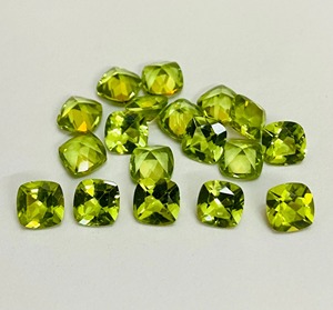 Gema de Peridoto Natural con Corte Cojín Facetado de Arizona para Joyería - Product Image 4