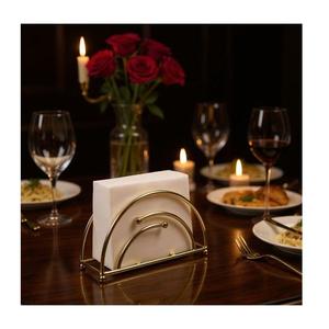 Porta Servilletas de Metal Dorado, Color Marfil y Negro, Moderno y Decorativo, en Oferta - Product Image 1