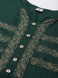 Kurti Anarkali de Talla Grande con Estampado Floral de Rayón, Color Verde, Estilo Étnico, Tela Suave y Ligera, Cómodo para el Verano - Product Image 5