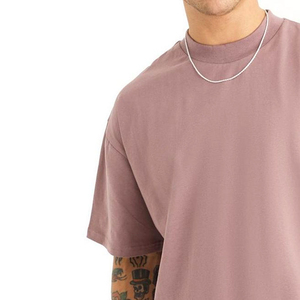 Camiseta de corte holgado con cuello redondo y costuras en contraste para hombre, antiarrugas, personalizada, OEM, de fabricante de prendas de corte y confección. - Product Image 3