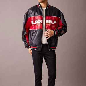 ผู้ผลิตเสื้อผ้าแบรนด์ OEM เสื้อเชิ้ตเดรสฤดูหนาวสำหรับผู้ชายแบบกำหนดเอง เป็นมิตรกับสิ่งแวดล้อม ระบายอากาศได้ดี แขนเสื้อหนัง PU แบบกำหนดเอง สไตล์เบสบอล - Product Image 4