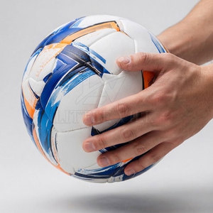 Balón de Fútbol Profesional Ligero y Personalizable, Híbrido de PU, Construcción de Paneles Duraderos para Entrenamiento y Partidos de Fútbol al Aire Libre - Product Image 2
