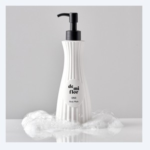 Nettoyant et gel douche Demiflo Korean 081 Flerage Body Wash 250g Fabriqué en Corée Ingrédients liquides pour gels douche - Product Image 3