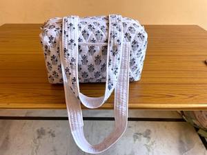 Bolsa de Lona Acolchada de Algodón con Estampado Artesanal de Jaipur, Cierre de Cremallera, Bolsillo, Ligera, Deportiva, Resistente y Lavable - Product Image 3