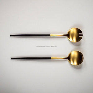 เซิร์ฟเวอร์สลัดทองเหลืองมันวาวสุดหรูถูกสร้างขึ้นเพื่อให้สไตล์การเสิร์ฟระดับมืออาชีพพร้อมการตกแต่ง - Product Image 1