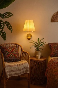 Lampe murale scandinave CH avec abat-jour en lin et base en bois, éclairage décoratif intérieur pour salon - Product Image 6