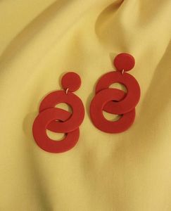 Boucles d'oreilles en résine faites à la main avec un design coloré unique, bijoux légers et tendance pour femmes et filles, élégants et artistiques - Product Image 5