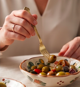 Ensemble de fourchettes en métal finition or élégante, compatibles lave-vaisselle, parfait pour les couverts de mariage, la cuisine et l'usage domestique - Product Image 5
