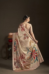 Sari prêt-à-porter et blouse cousue, sari indien en soie crêpe, imprimé floral, sari imprimé numériquement, design magnifique - Product Image 3