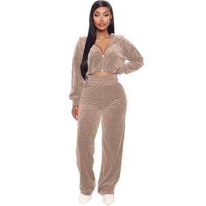 Ensemble de survêtement personnalisé pour femme en velours et velours côtelé, avec veste courte à fermeture éclair et poches, et pantalon de jogging - Product Image 1