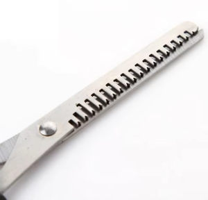 Tijeras Profesionales de Acero Inoxidable con Punta Afilada para Adelgazar el Cabello, 32 Dientes, para Diestros, Herramientas de Corte de Cabello de Salón de Alta Calidad - Product Image 3