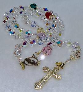 Chapelet catholique en perles de cristal avec croix dorée et perles facettées colorées, bijoux religieux - Product Image 5