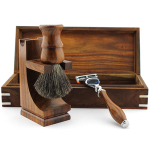 Cepillo de Aseo para Hombre Badger SE-1629 con Mango de Madera y Pelo de Pelo de Ardilla Silvertip - Product Image 2