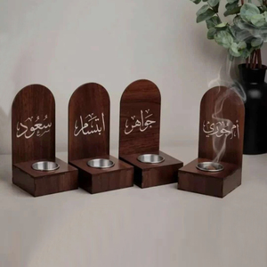 Elegante Quemador de Incienso de Madera en Forma de Arco con Base Cuadrada y Hermosa Caligrafía Árabe, Pieza de Aromaterapia que Adorna Cualquier Espacio - Product Image 5