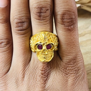 Anillo Gótico de Calavera 2026, Última Colección, con Granate, Latón, Baño de Oro de 18k, Textura Filigrana, Estilo Punk, Anillo de Calavera para Motociclistas, Venta al por Mayor - Product Image 5
