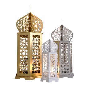 Lanterne en fer blanc populaire avec un dessus en forme de croissant de lune et un motif étoilé pour la décoration de la maison pendant le Ramadan, lanterne artisanale - Product Image 3