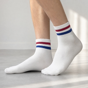 Chaussettes de sport pour hommes à deux rayures fabriquées en Corée K08M - Product Image 4