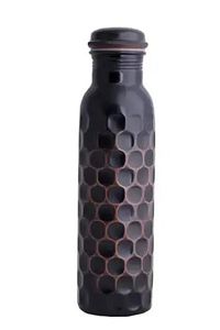 Bouteille d'eau portable en cuivre antique gravé au design moderne, finition mate, écologique, pour barware - Product Image 4