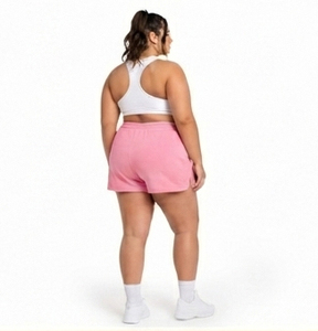 Shorts de sport pour femmes grandes tailles, taille à cordon de serrage, coupe classique, effet usé, brodés, taille haute, en tissu coton à mémoire de forme - Product Image 4