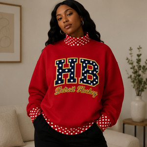 Sudadera Personalizada OEM para Mujer, Cuello Alto Color Crema, con Apliques de Letras HB y Diseño de Hockey de Detroit - Product Image 4