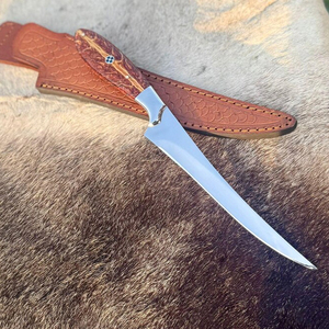 Cuchillo de filetear hecho a mano con hoja larga, estrecha y curva, utilizado para desollar, con funda de cuero genuino. - Product Image 1